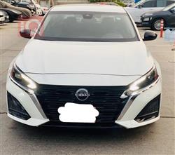 نيسان ألتيما